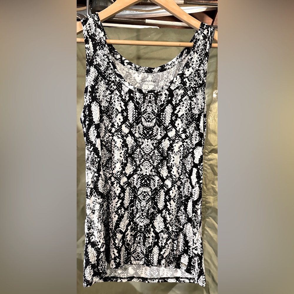 Calvin Klein liquid Jersey super soft size small stretchy